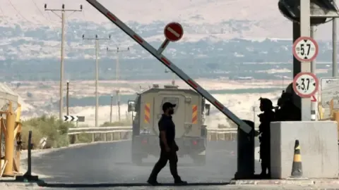 A Pair of Victims Gunned Down in Assault Close to Jordan-West Bank Checkpoint, Israel's Defense Forces Reports